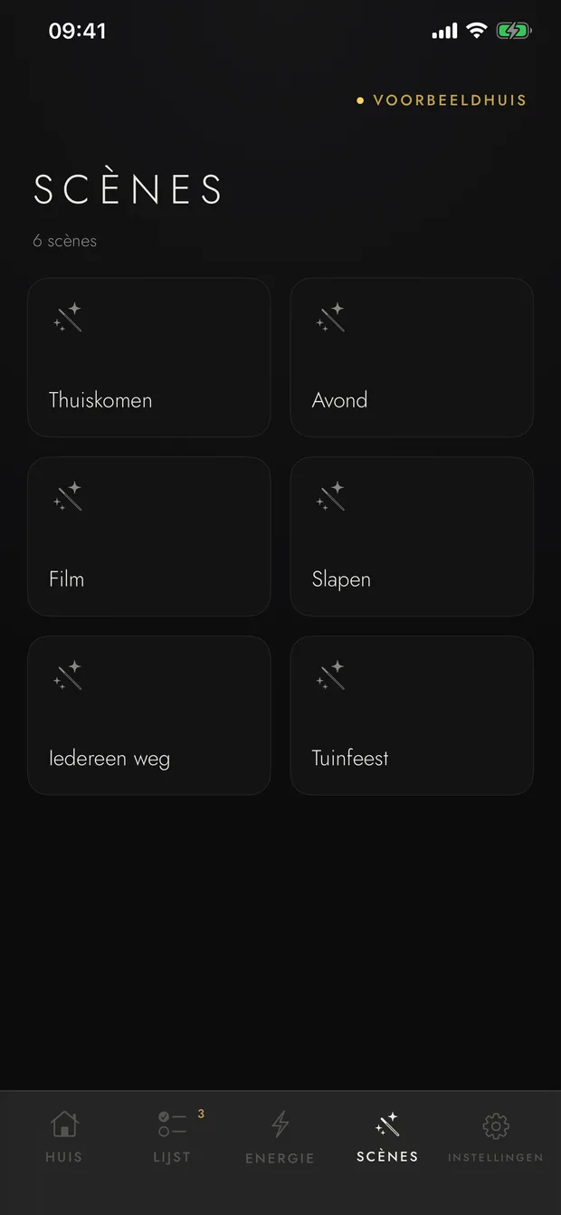 Het Scènes-scherm van de Lenou-app met zes sferen: Thuiskomen, Avond, Film, Slapen, Iedereen weg en Tuinfeest.